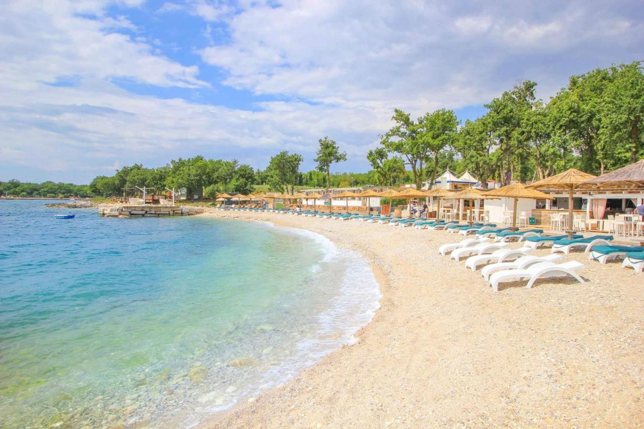Charmante Wohnung Fusslaeufig Zum Meer In Funtana Exteriér fotografie