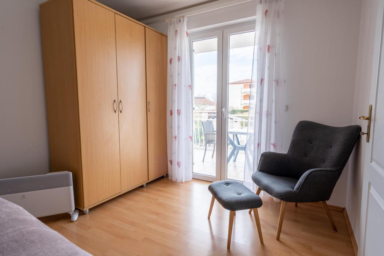 Charmante Wohnung Fusslaeufig Zum Meer In Funtana Exteriér fotografie